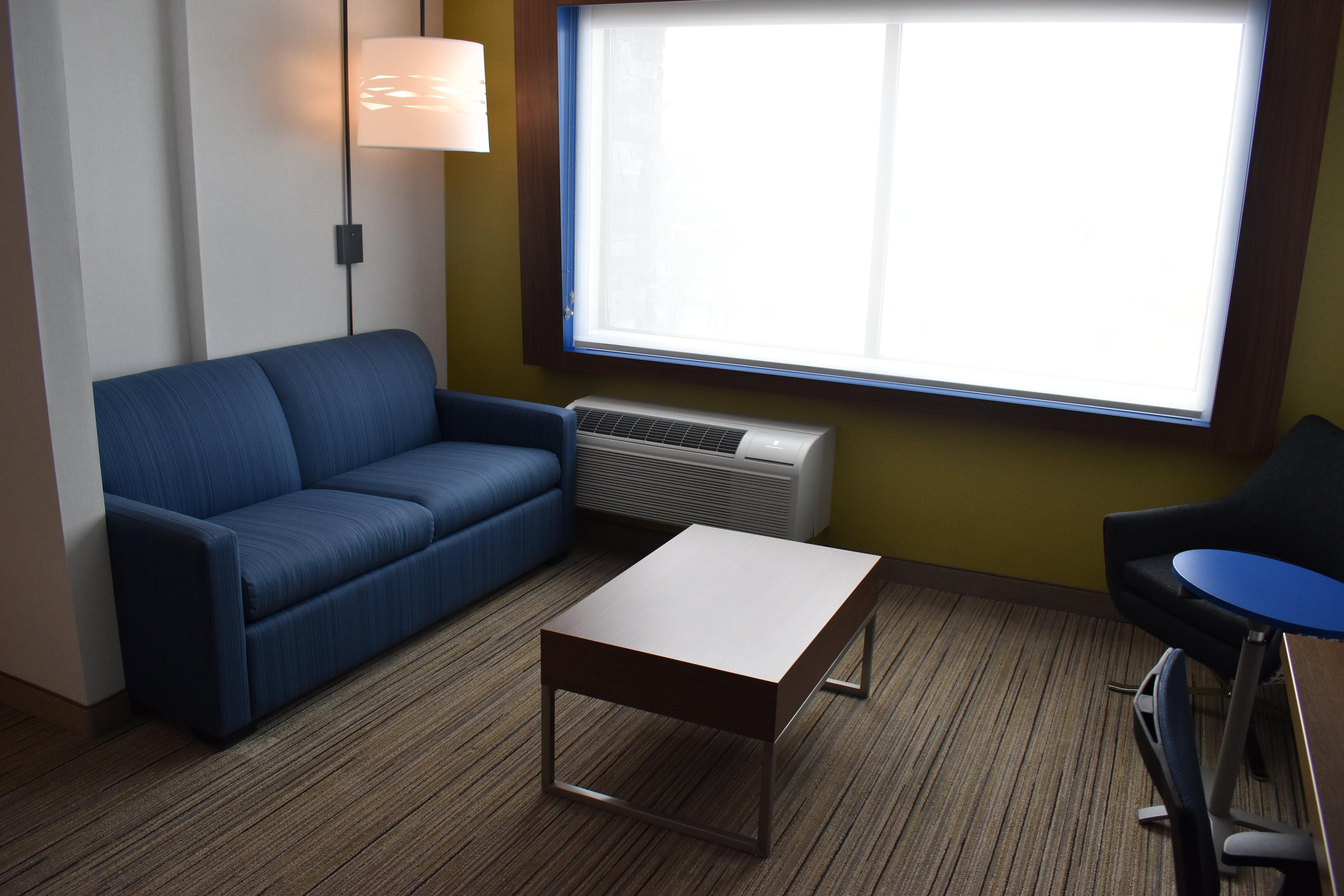 Holiday Inn Express & Suites - Boston South - Randolph By Ihg Exterior photo