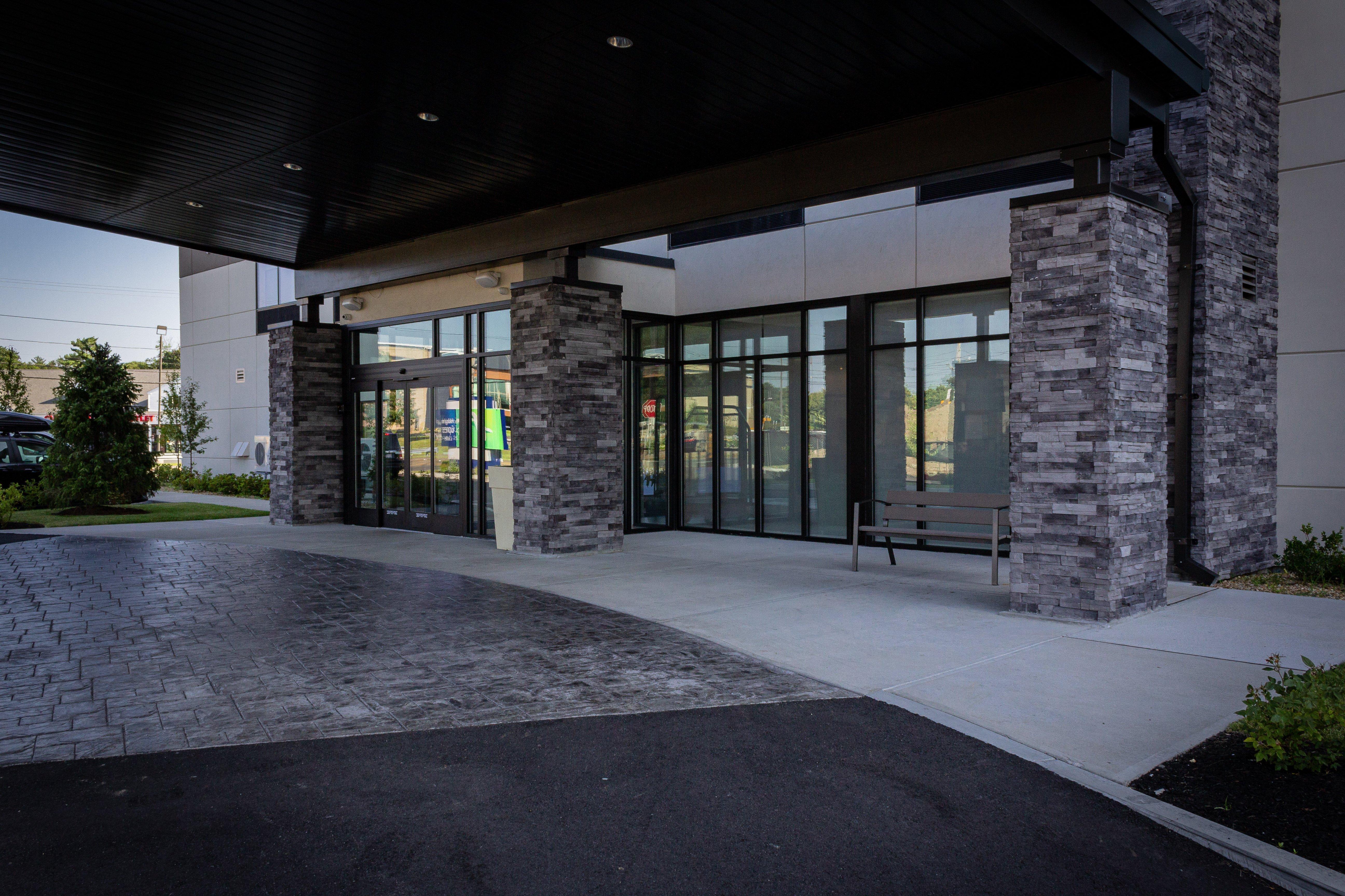Holiday Inn Express & Suites - Boston South - Randolph By Ihg Exterior photo