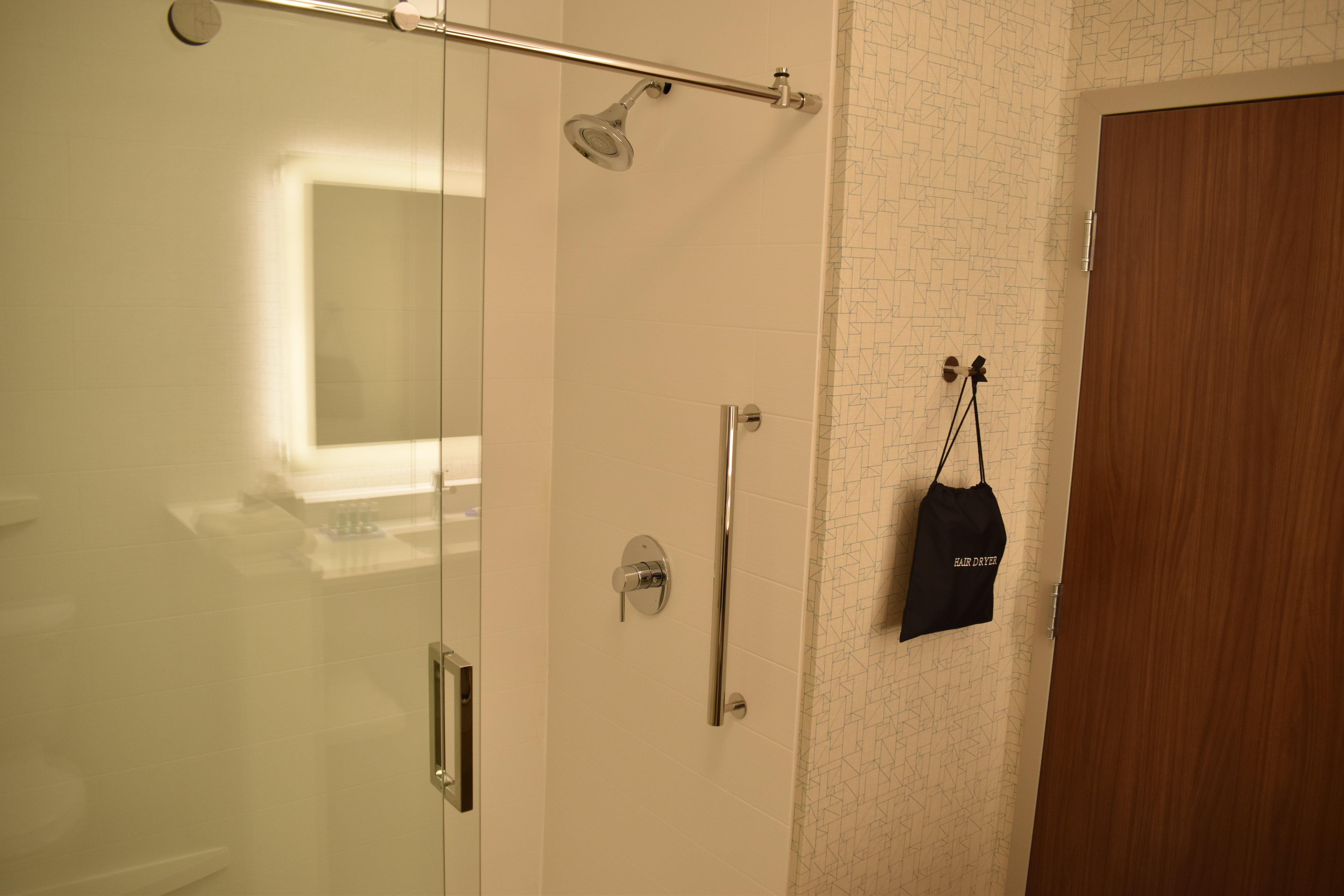Holiday Inn Express & Suites - Boston South - Randolph By Ihg Exterior photo