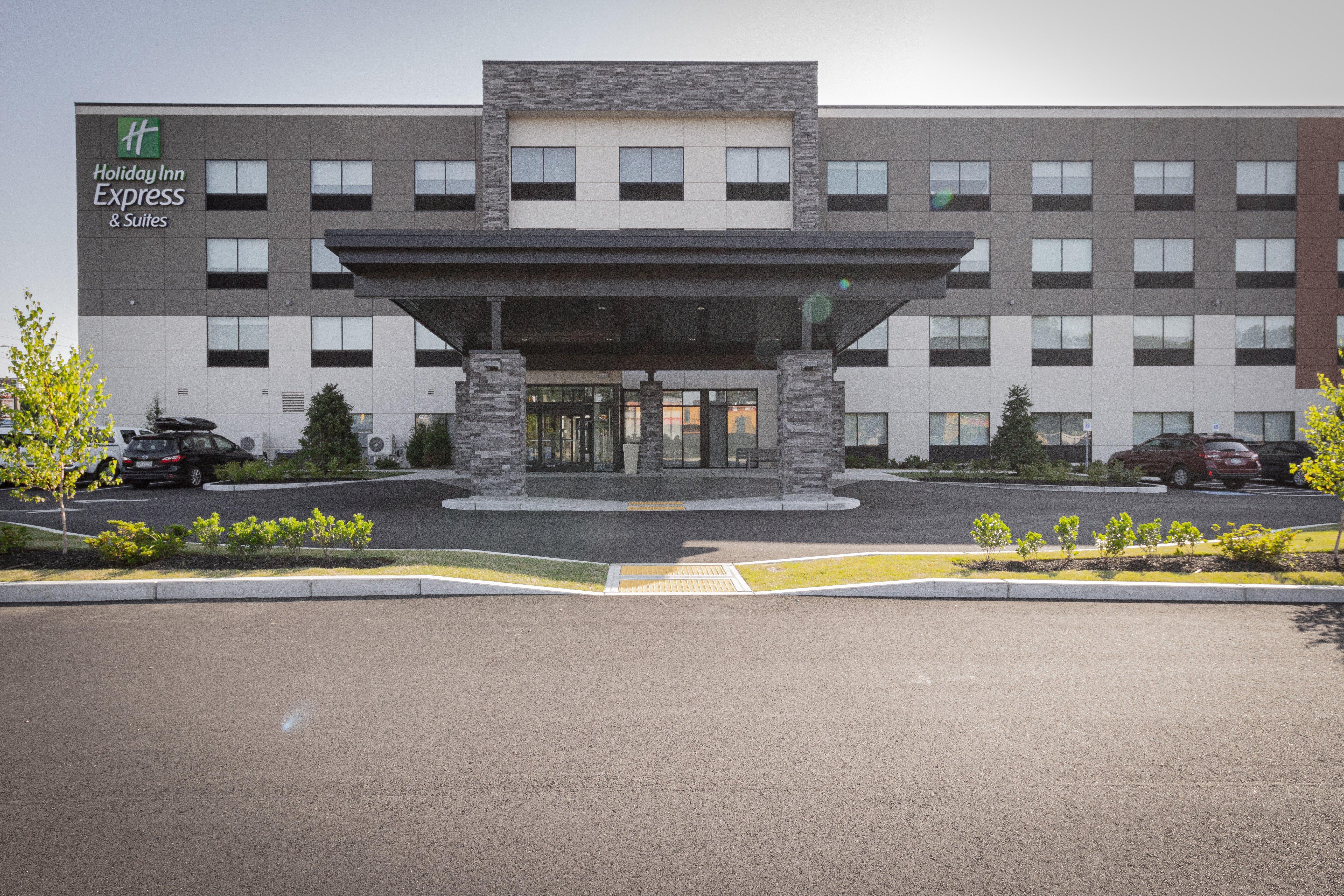 Holiday Inn Express & Suites - Boston South - Randolph By Ihg Exterior photo