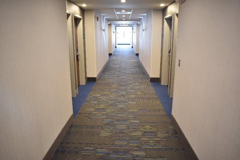 Holiday Inn Express & Suites - Boston South - Randolph By Ihg Exterior photo
