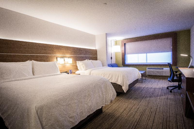 Holiday Inn Express & Suites - Boston South - Randolph By Ihg Exterior photo